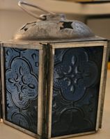 Laterne aus Metall & blauem Glas, sehr gute Dekoration 55