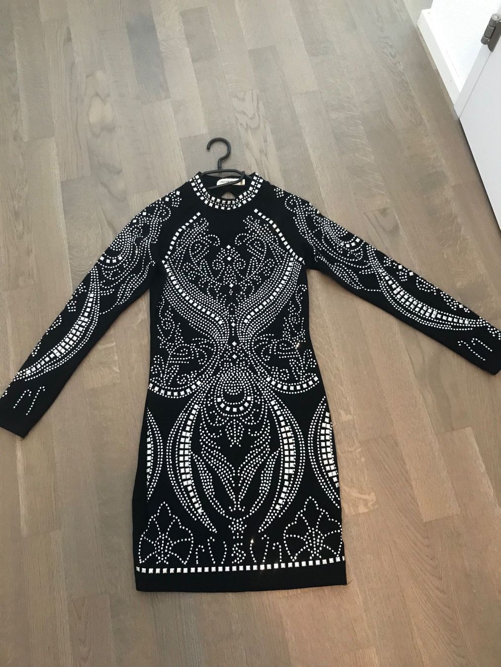 Vestiti: Abendkleid / Ausgangkleid – Usato da Root venduto da Fashionhomeandmore