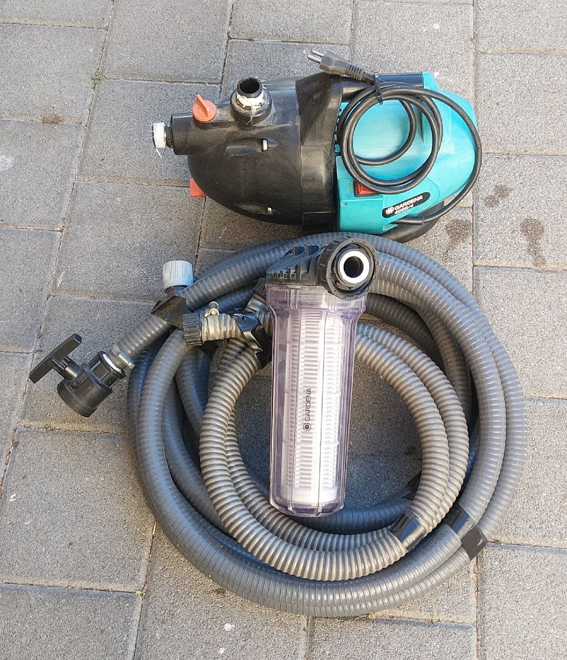 Gardena Pompes et pièces: pompe a eau gardena 4000/4 – D'occasion à Champoz par yokely