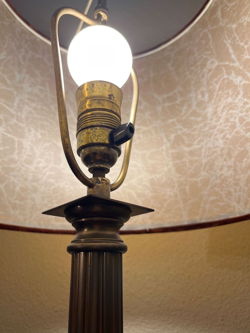 Lampen: Vintage Tischlampe mit Papierschirm – Gebraucht aus Luzern von Jiggy_8898 5