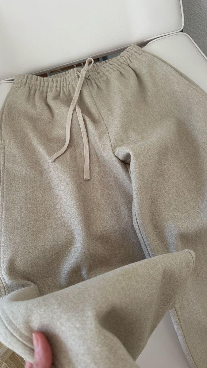 Completi & Tailleur: beige suit size M – Nuovo (secondo la descrizione) da Etoy venduto da aal_cby6 6