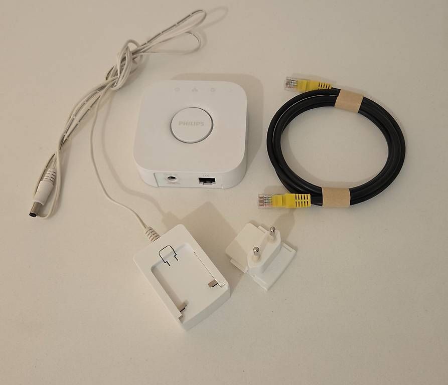 Philips Hubs & Switches: Philips Hue Bridge – Gebraucht aus Zürich von flavoured 1