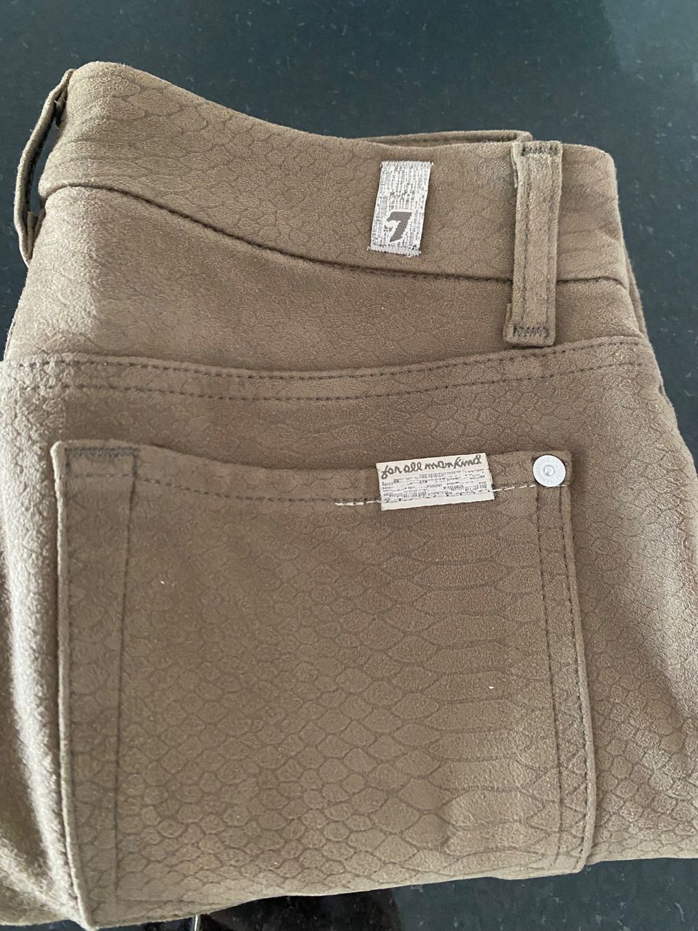 Mankind Pantaloni: Damen Hosen for All 7 mankind – Usato da Altendorf venduto da Alovely