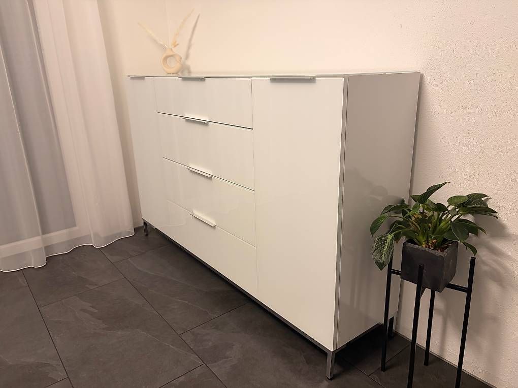 Cassettiere: Sideboard Glas hochglanz – Usato da Kleindöttingen venduto da Sabey 1