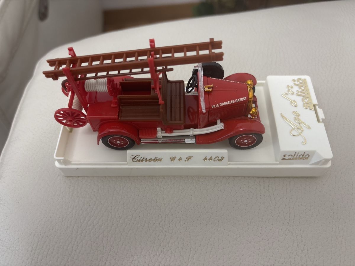 Solido Modellini d'auto: Solido Citroën C4F 4403 Feuerwehr Oldtimer Modellauto – Usato da Kriens venduto da mir_v8ww
