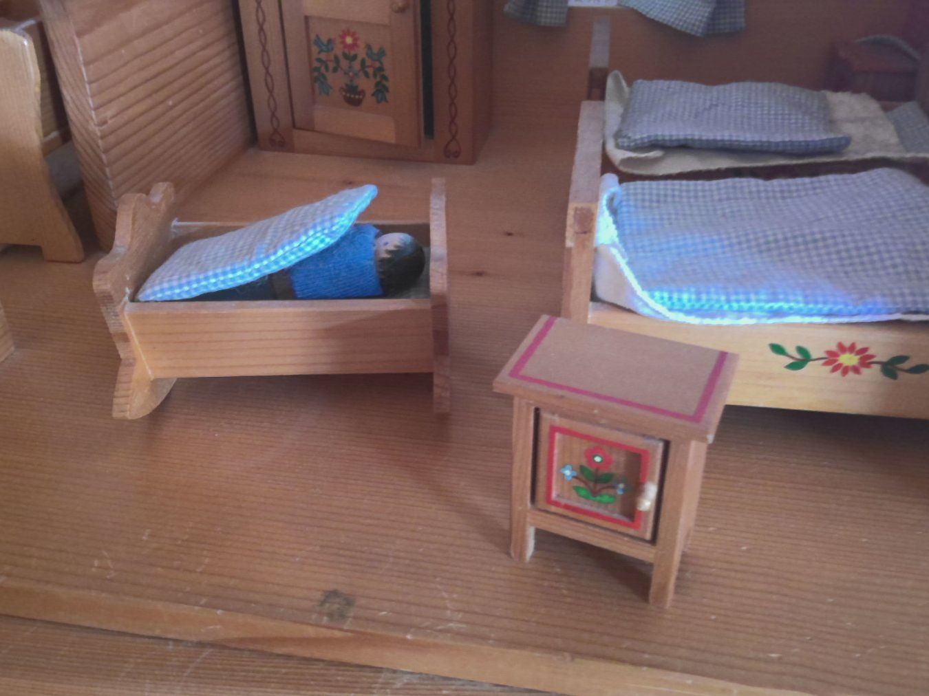 Case e mobili per bambole: Puppenstube Heimatwerk, handgemachte Möbel – Usato da Uster venduto da Esther_Hagmann 4