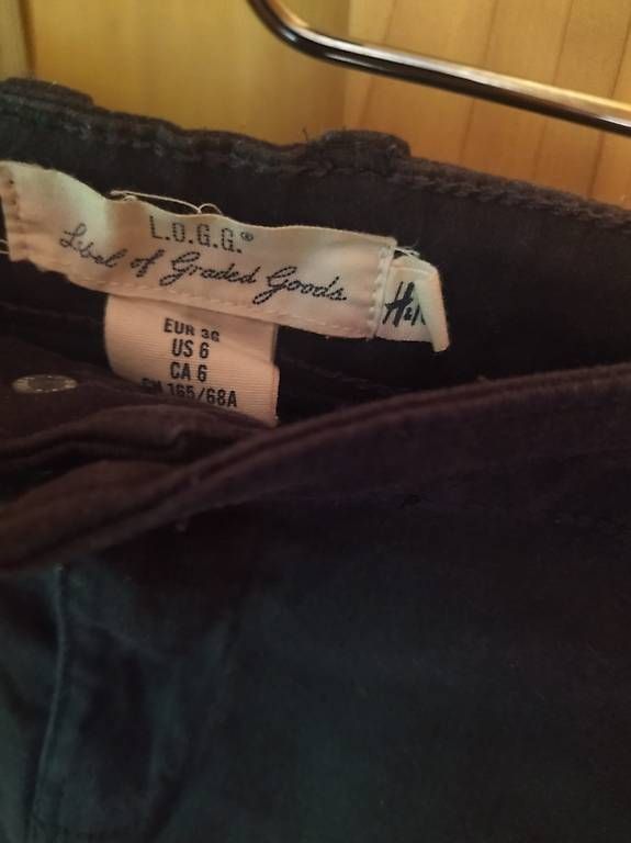 Gonne: H&M Basic Black Skirt – Usato da Ochlenberg venduto da Pbw_ardrobe 3