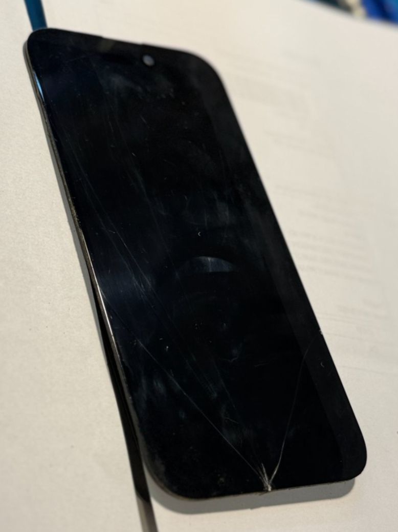 Apple Handys / Smartphones: Écran original iPhone 15 partiellement abîmé – Defekt aus Morges von DA-repa 1