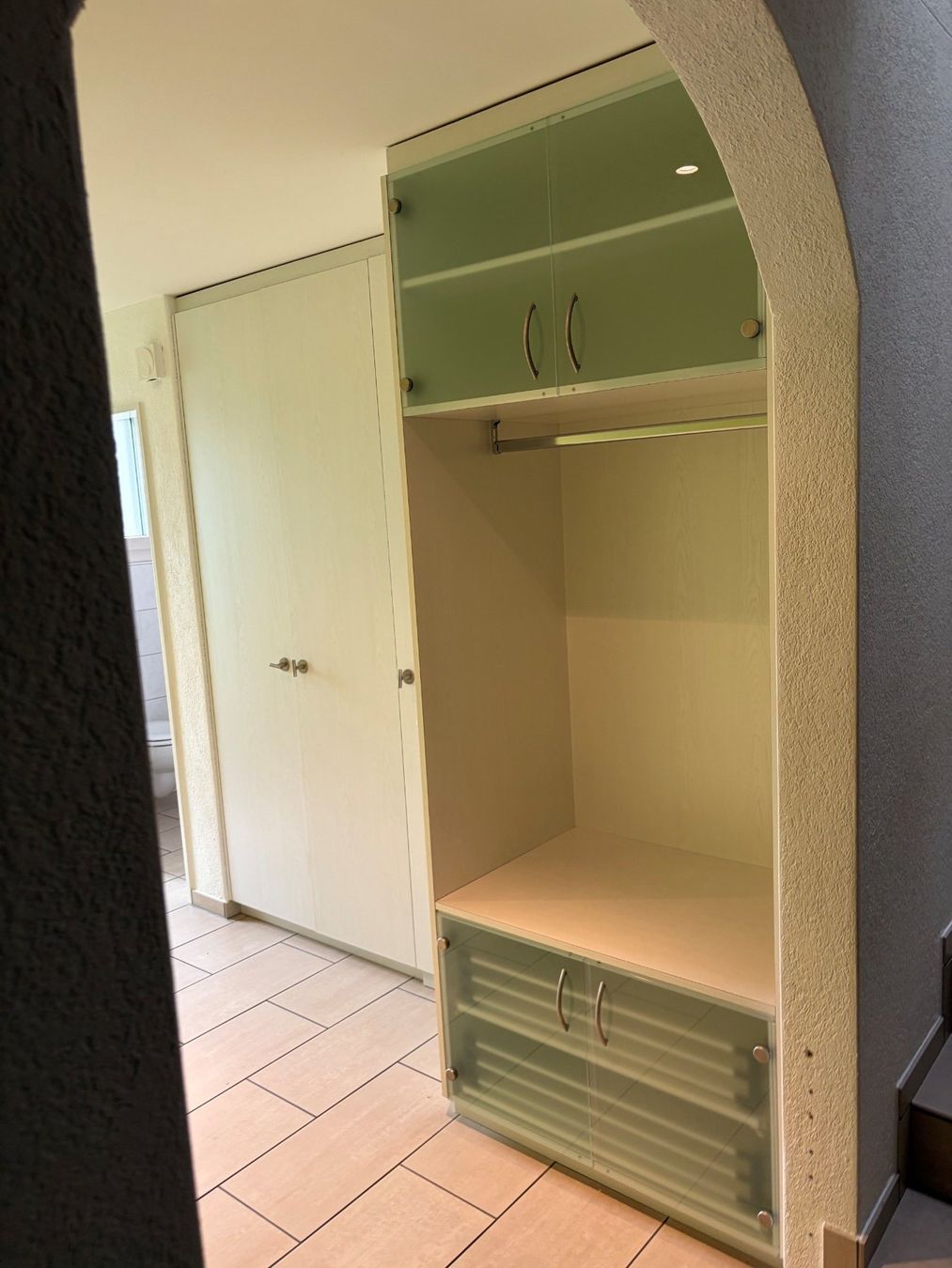 Garderobe: Garderobenschränke – Gebraucht aus Sins von mar_2pfb 1