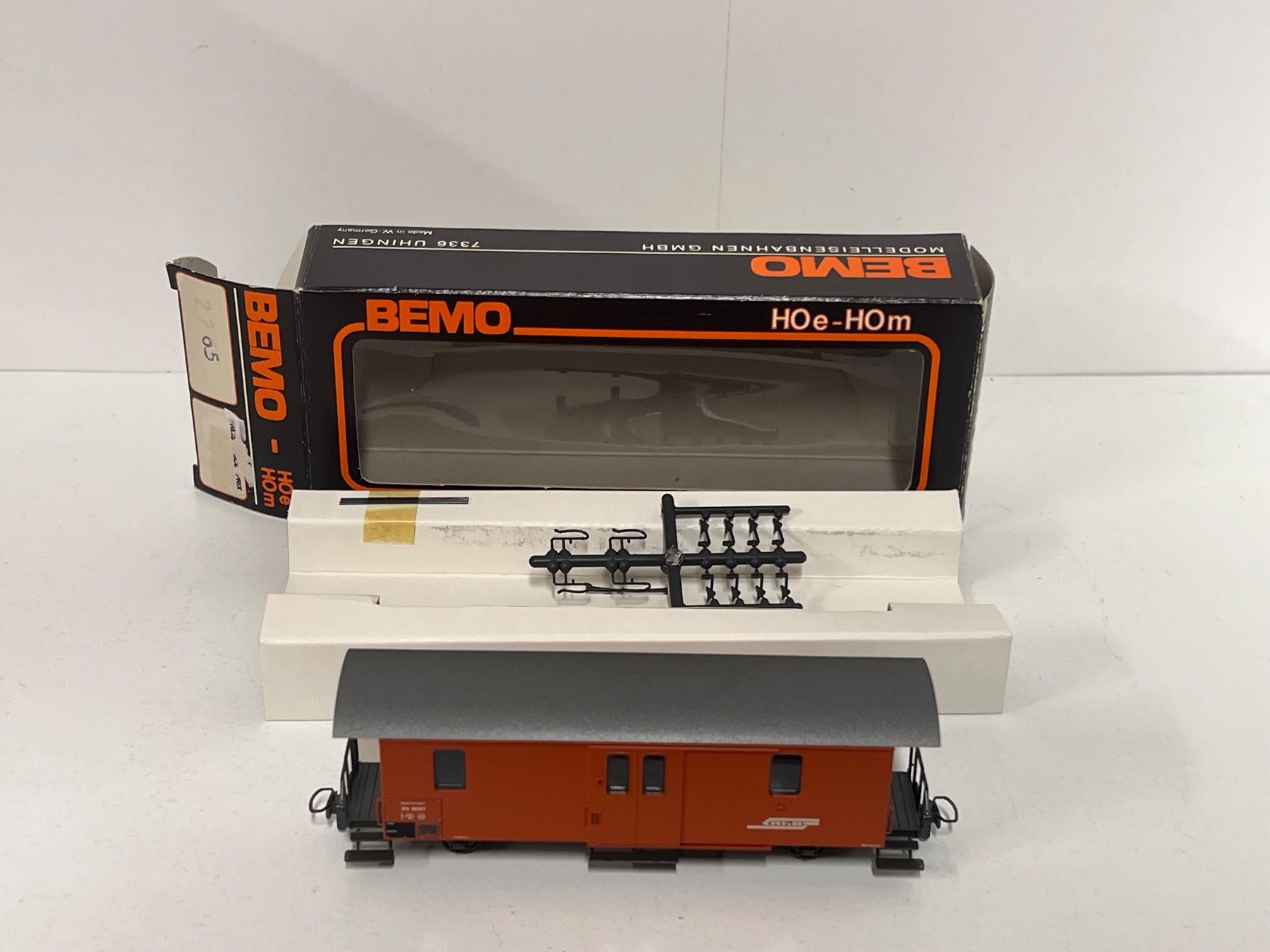 Bemo Modellini di ferrovie: Bemo Materialwagen Xk 9021 RhB H0m – Usato da Neuenhof venduto da ludovicco