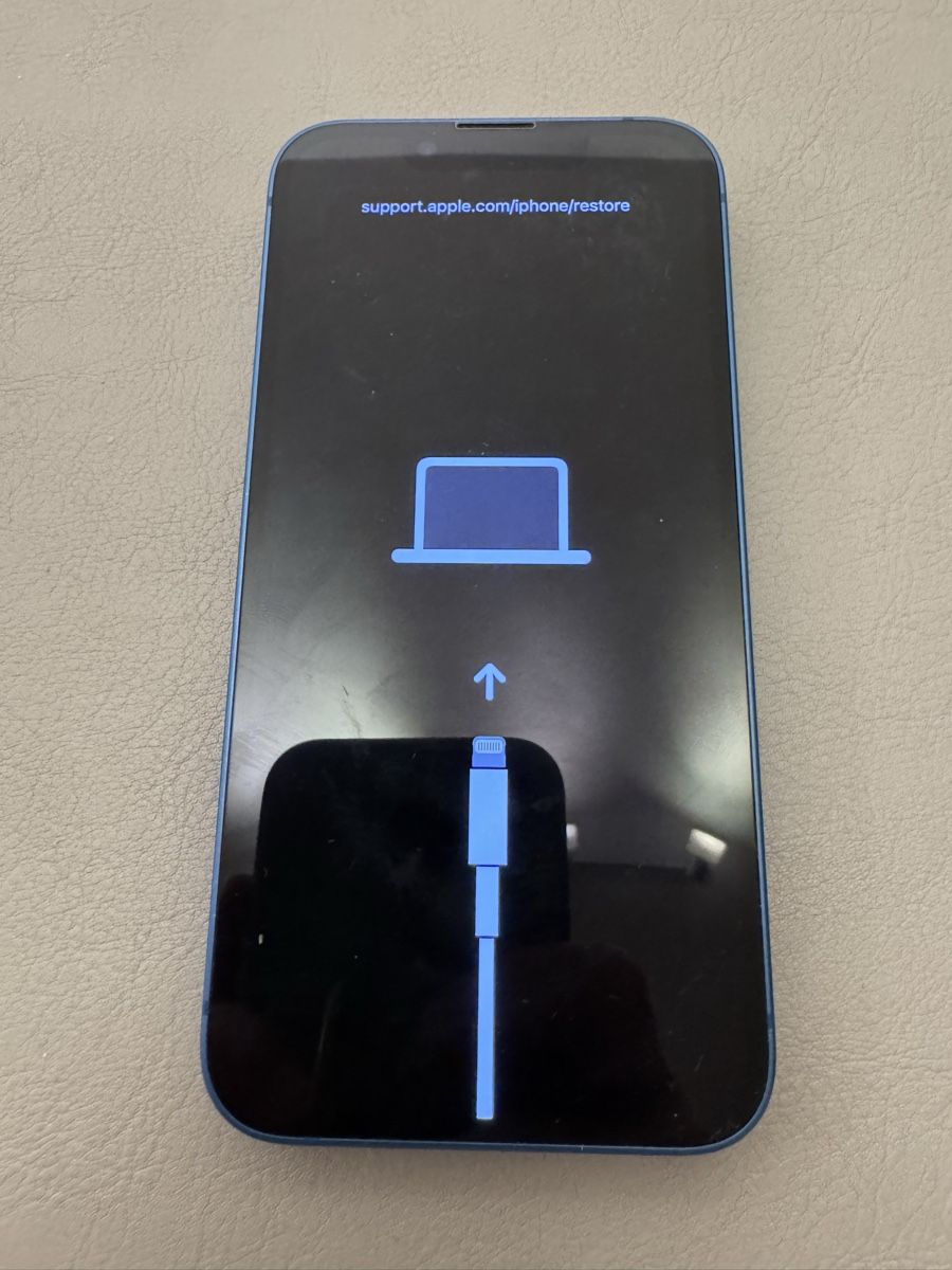Apple Portables: iphobe 13 mini – Défectueux à Adliswil par Busys
