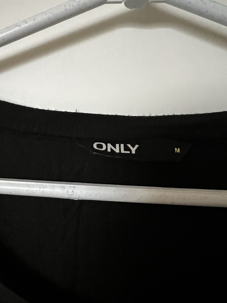 Only T-shirt: ONLY Damen T-Shirt schwarz Gr. M Basic Sommerlook – Usato da Schlieren venduto da mle_lws6 1