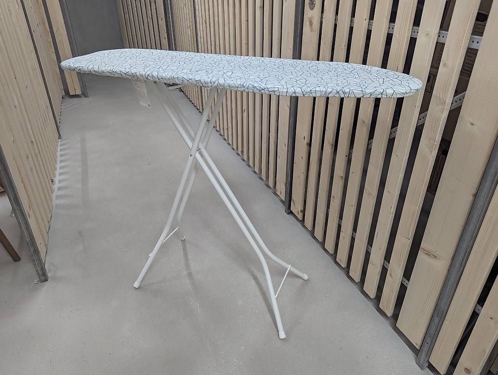 Ikea Planches à repasser: Bügelbrett / Ironing board – D'occasion à Zürich par Spyros