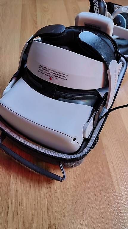 Meta Casco VR: Meta Quest 2 for sale – Usato da Trimbach venduto da mir_m2bl 2