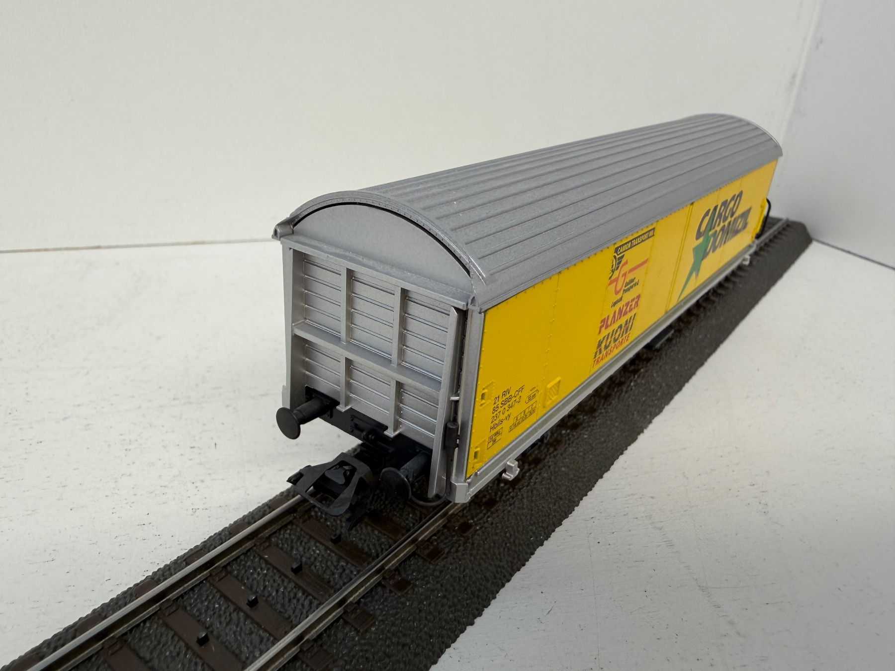 Märklin Modellini di ferrovie: Märklin Schiebewandwagen Hbils  SBB Cargo Domozil Planzer – Usato da Büsserach venduto da ModellbahnDepot 4