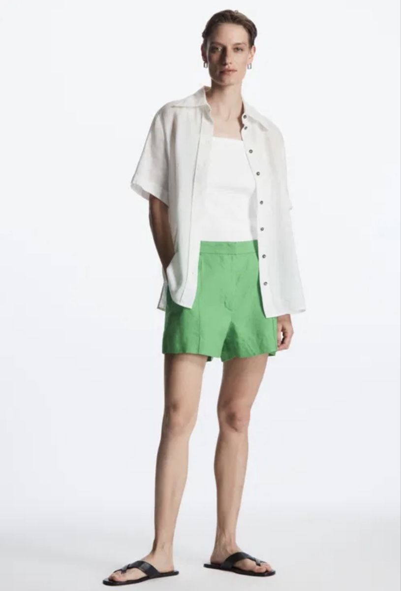 Cos Pantaloni: Cos Linen Shorts Size 38 – Nuovo (secondo la descrizione) da zürich venduto da Ildiavolovesteprada