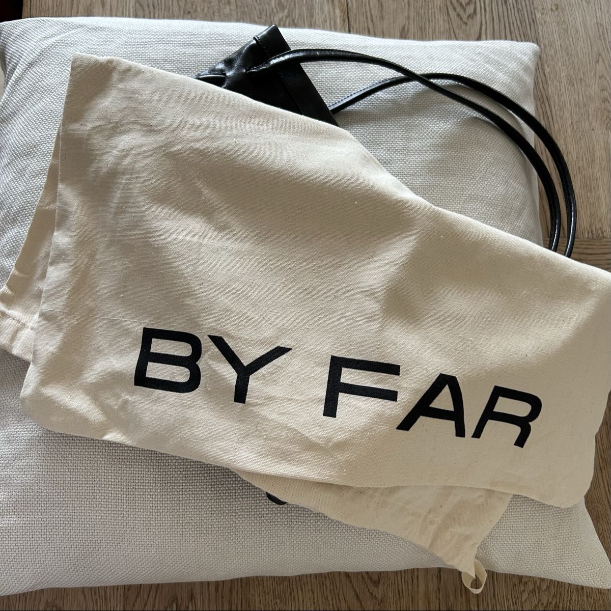 Taschen für Damen: Schultertasche BY FAR Leder Schwarz – Neu (gemäss Beschreibung) aus Unterägeri von Emmilou 5