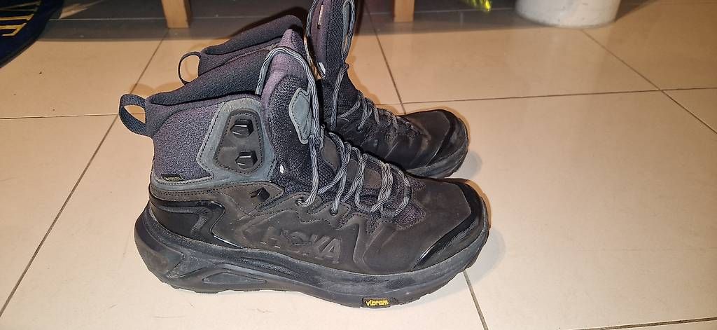 Chaussures hommes: Hoka Kaha 3 – D'occasion à Thônex par fbattiaz