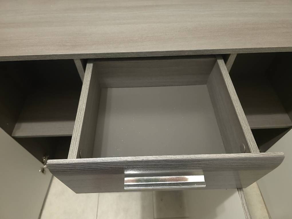 Cassettiere: Modernes Sideboard in Dunkelgrau mit Holzmaserung – Usato da Hölstein venduto da dmi_my97 2