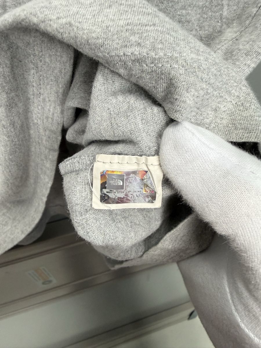 North Face T-shirt: Vintage The North Face tee – Usato da Lausanne venduto da Unehistoiredesapes 3