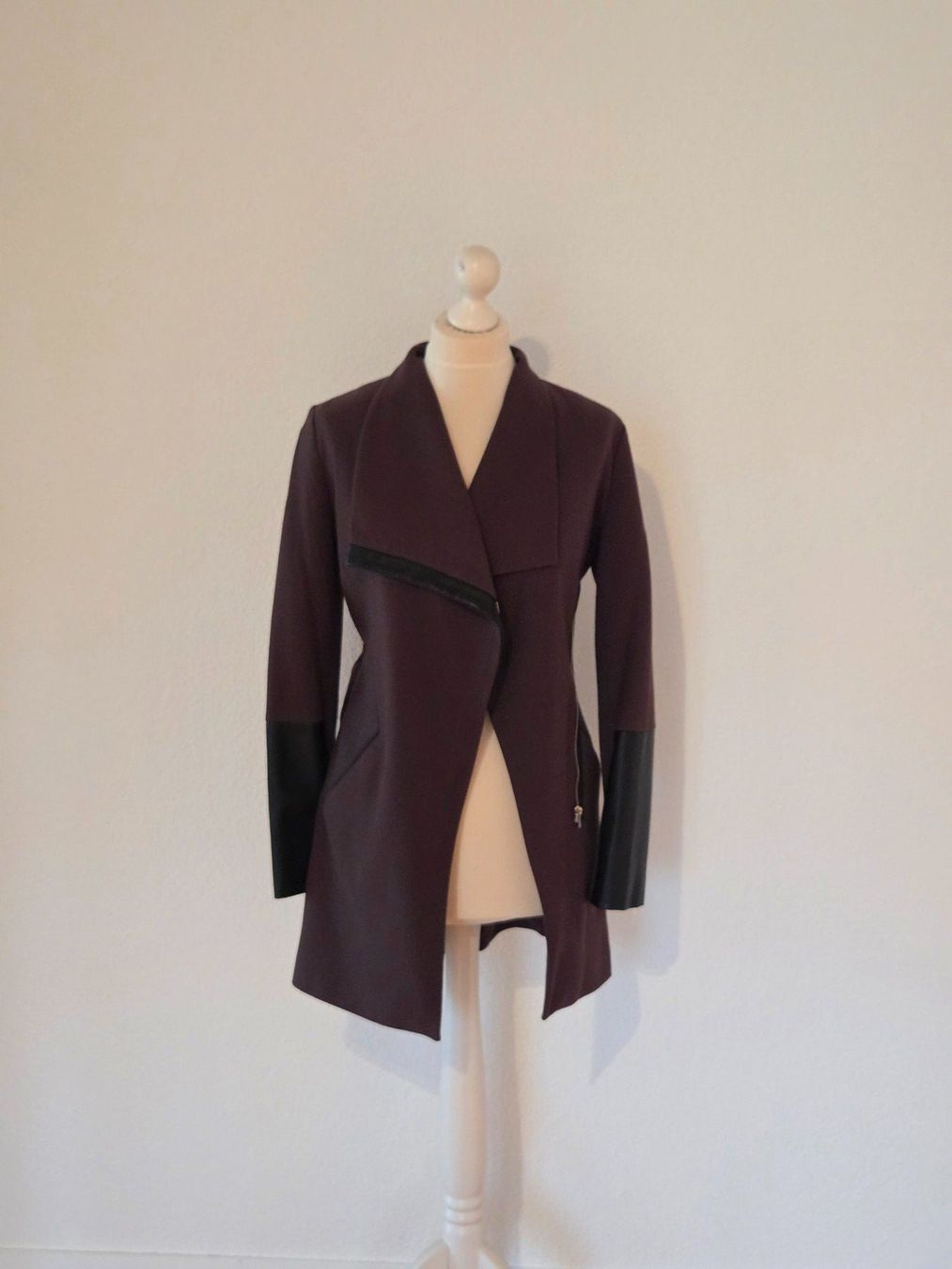 Bershka Giacche: Jacke Bershka – Usato da Wängi venduto da Bibo4. 1
