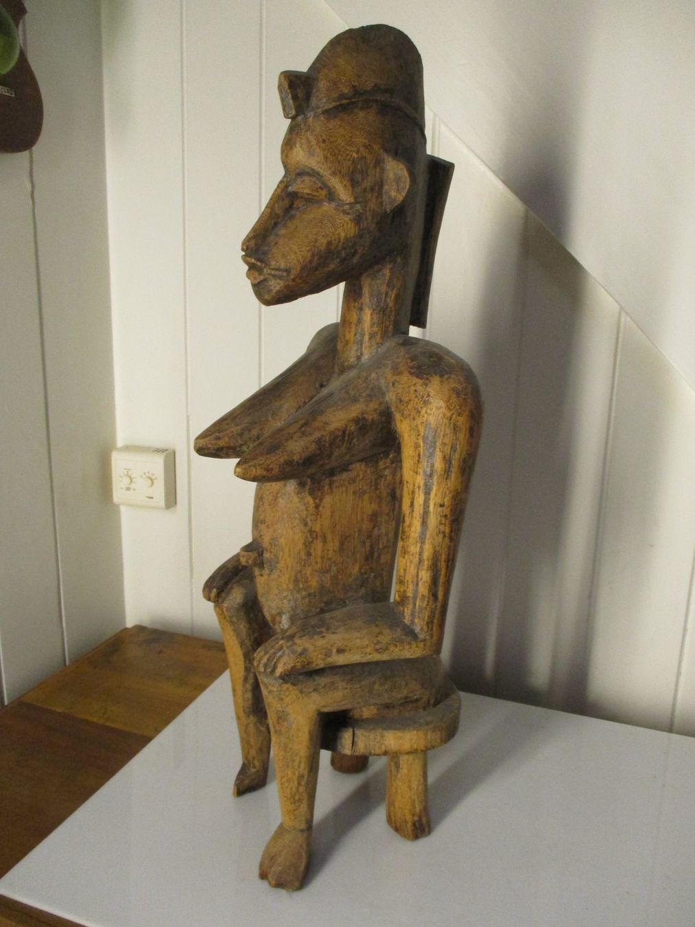 Sculture & Statue: Mutterfigur auf Hocker sitzend Skulptur tribal art premier – Usato da Windisch venduto da Autogrammo 2