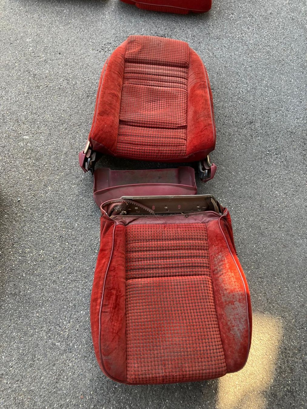 Chevrolet Tutti pezzi di ricambio auto: Sitzgarnitur Camaro/ Firebird 71-80jg – Usato da Enggistein venduto da Lehmannnn 1