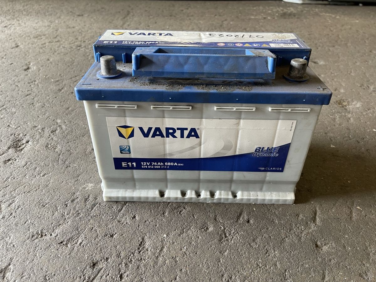 Batteries: Alte Batterie  – D'occasion à Dübendorf par I.leo