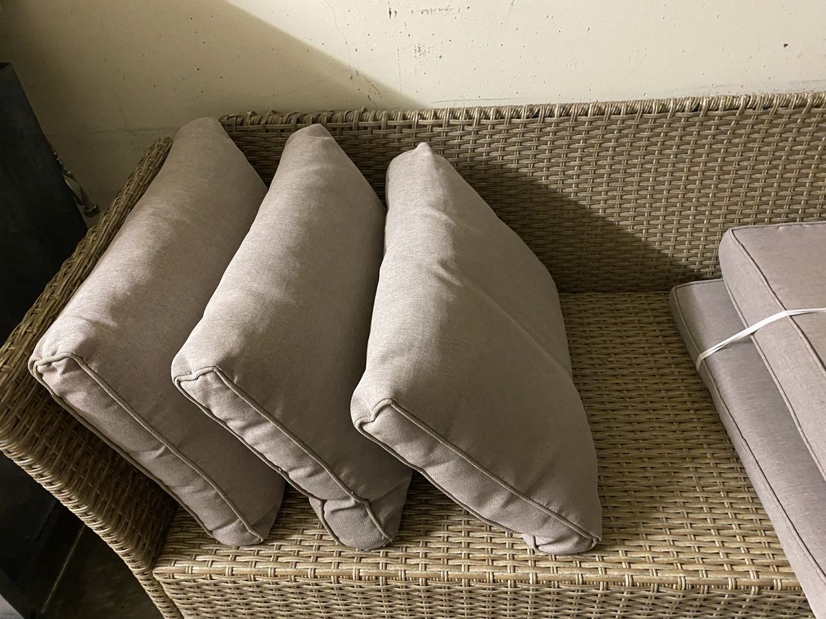 Sedie a sdraio: Langer Sessel mit Kissen plus 2 Hocker – Usato da Hochdorf venduto da Katja014 4