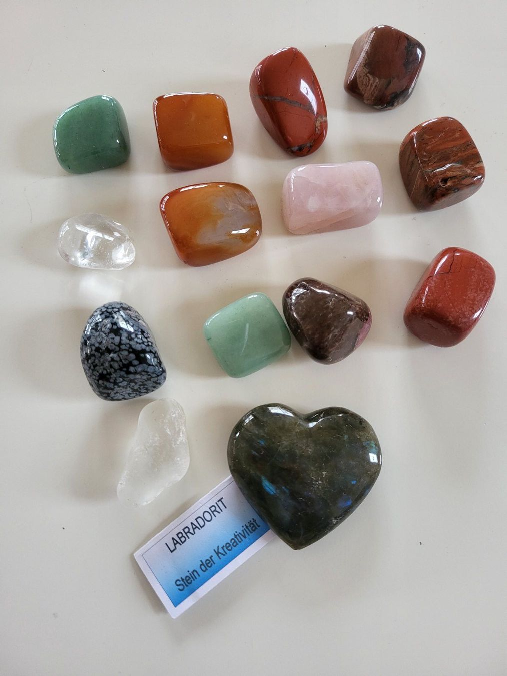 Minerali & Pietre curative: Heilsteine Set mit Labradorit Herz – Usato da Rünenberg venduto da Bille77 1