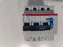 ABB S403 M C25 LS Schalter 25A SMISSLINE Stecksockelsystem