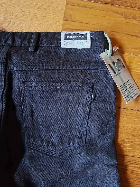 Jeans: Jeans noir FREITAG W29 L32 – Nuovo e nell'imballaggio originale da La chaux-de-fonds venduto da shellshock 1
