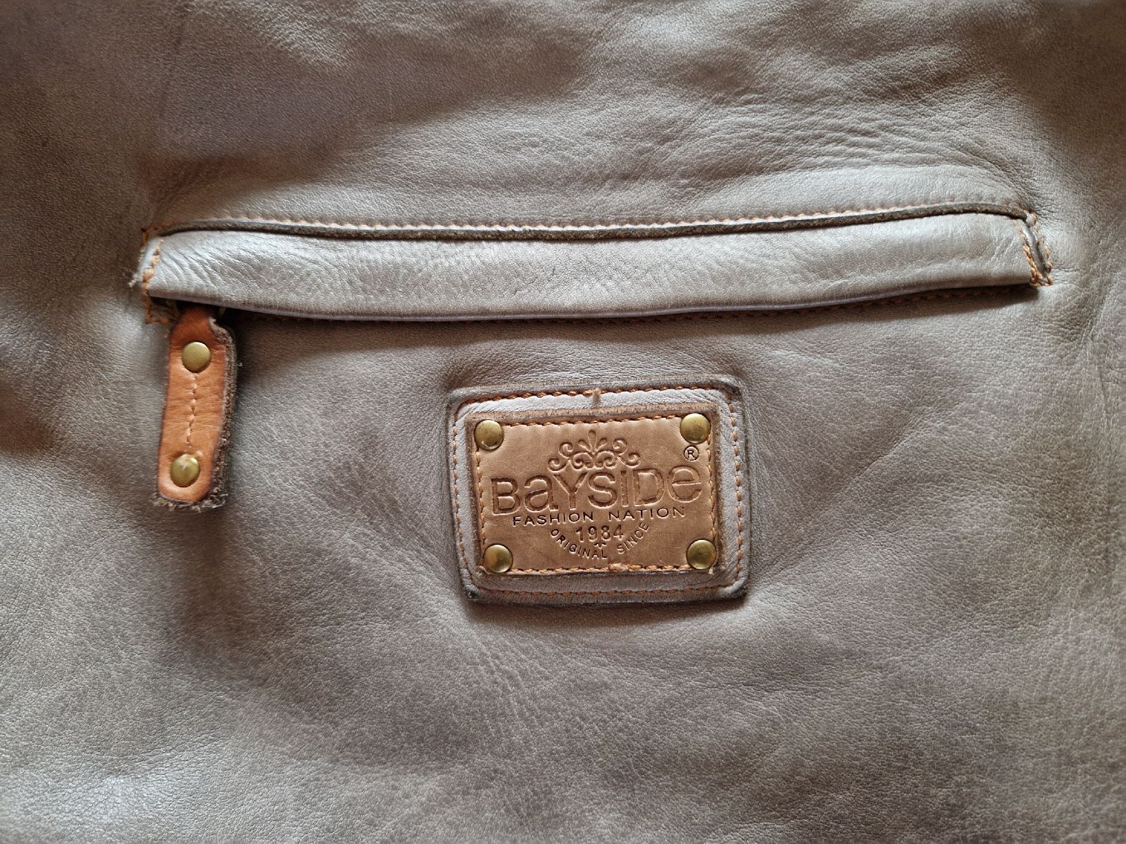 Taschen für Damen: Ledertasche/Rucksack von Bayside, grau, Top Zustand – Neu (gemäss Beschreibung) aus Kloten von somsing 3