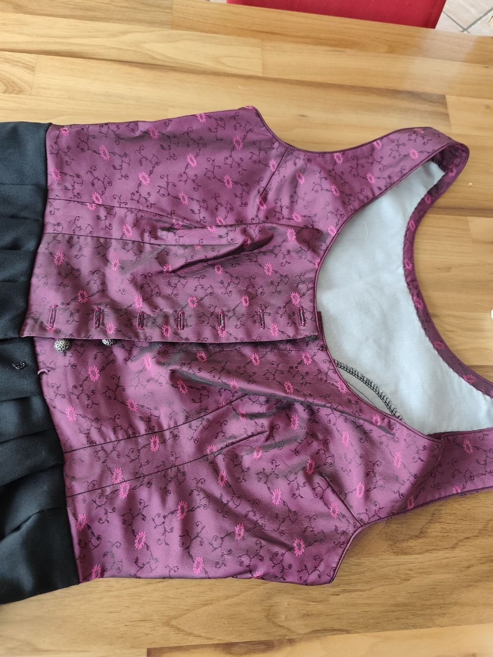 Kostüme: Dirndl – Gebraucht aus Meinisberg von Destiny1972 2
