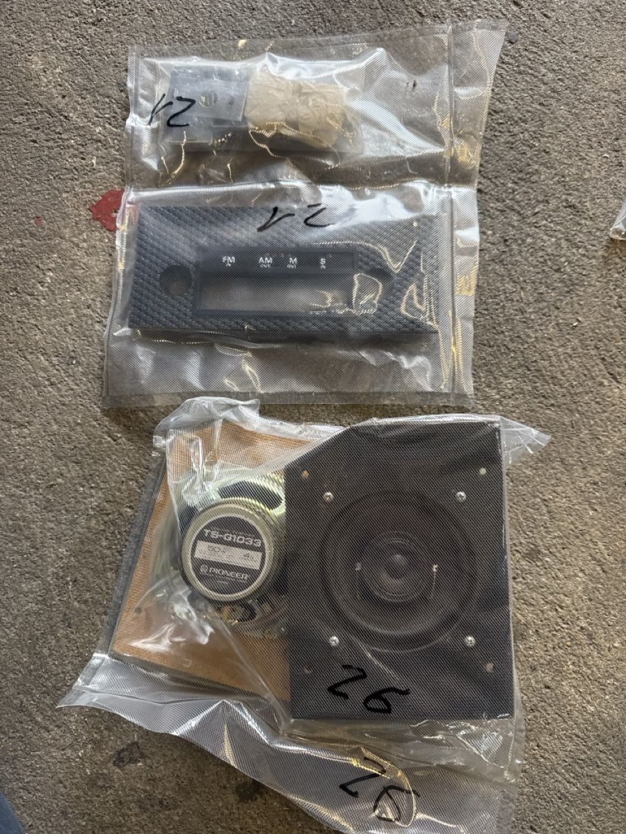 Porsche Tutti pezzi di ricambio auto: Porsche 914 radioabdecking +boxen – Usato da Alten venduto da h2709