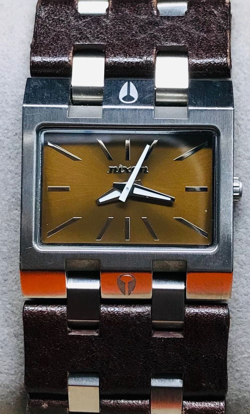 Nixon Orologi: NIXON Herrenuhr – Usato da Bern venduto da Yunkom