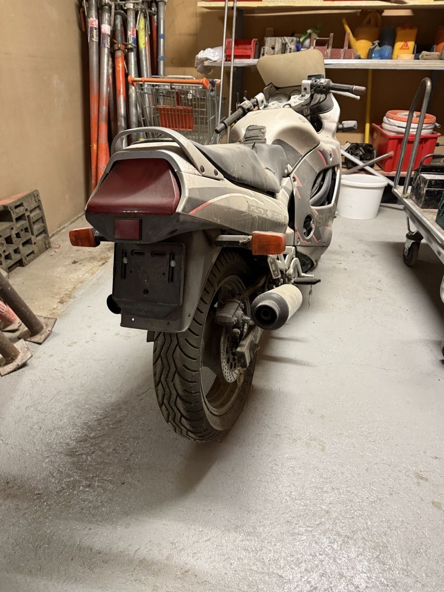 Suzuki Altro: Suzuki gsx750 F – Usato da Leuggern venduto da jri_fqk6
