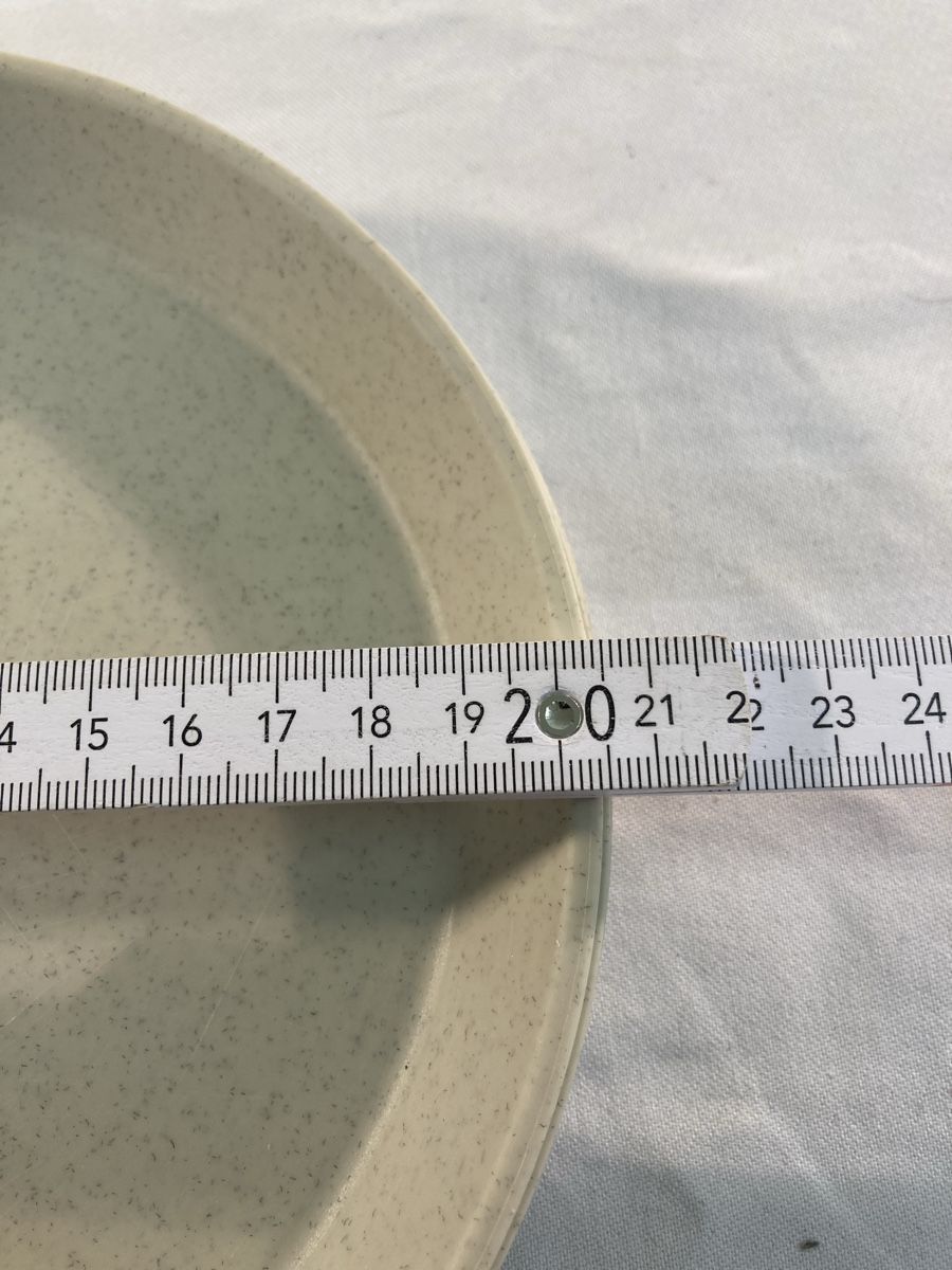 Set di piatti: Teller/Tassen Set Melamine für Camping – Usato da Aarwangen venduto da to-hirschi 8
