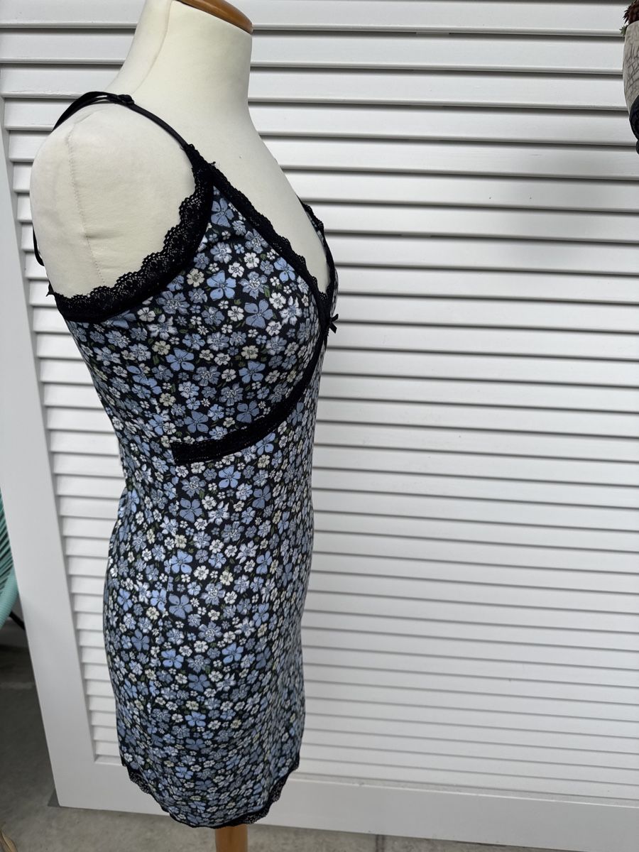 Vestiti: Sommerliches Mini Kleid mit Blumenmuster, Grösse 36 – Usato da Basel venduto da fiona_second-hand_BS 1