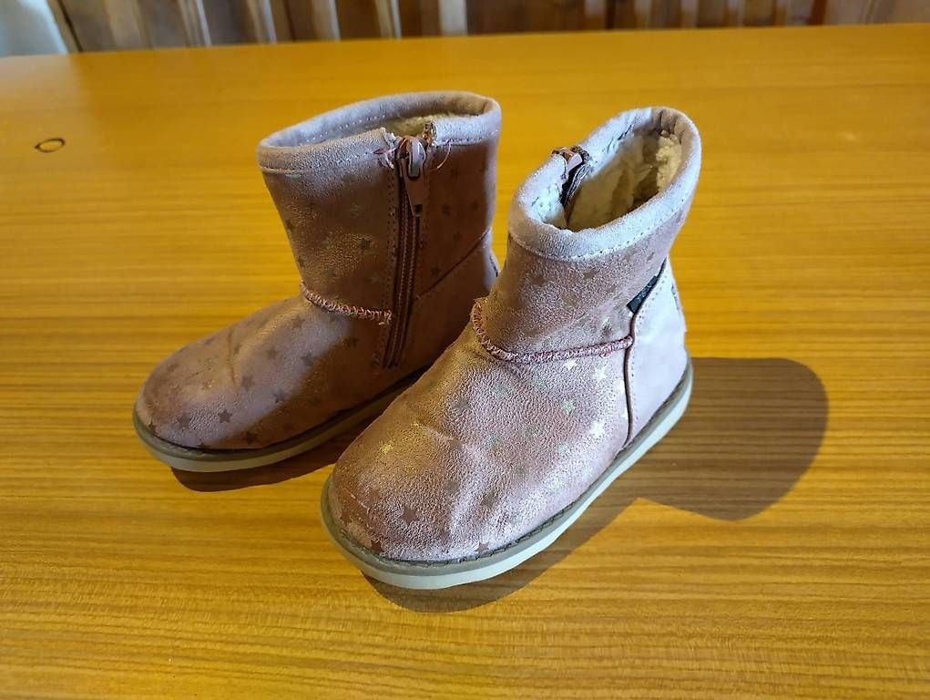 Scarpe per ragazze: Diverses chaussures fille T. 24 – Usato da Maracon venduto da AnaelleChev 2