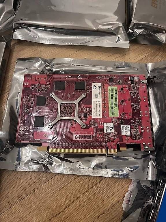 PC: AMD Workstation Grafikkarten VB – Usato da Alpnach Dorf venduto da nik_qt2d 1
