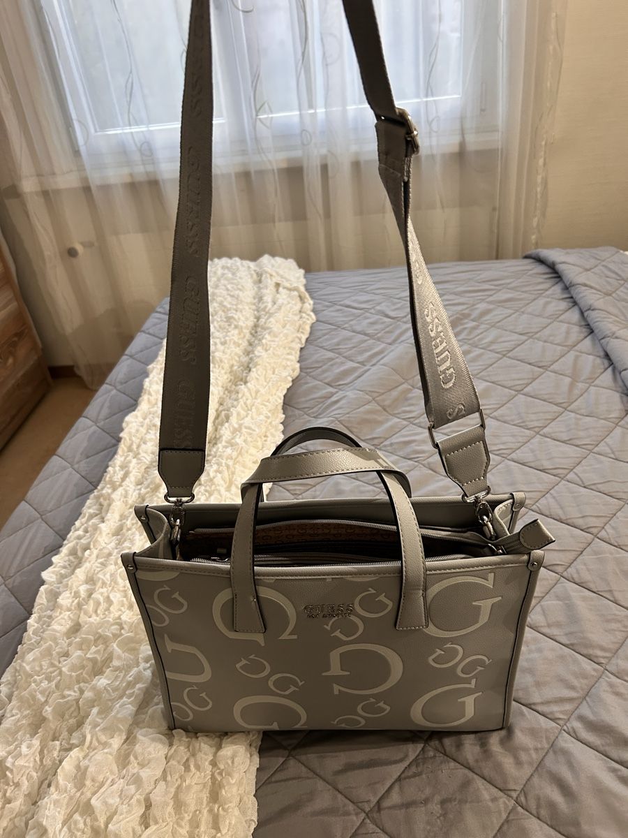 Guess Borse da donna: Guess Tasche – Usato da Horgen venduto da Sunshine_12399 2