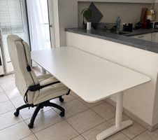 Scrivania IKEA BEKANT 160×80 cm  CHF 100
