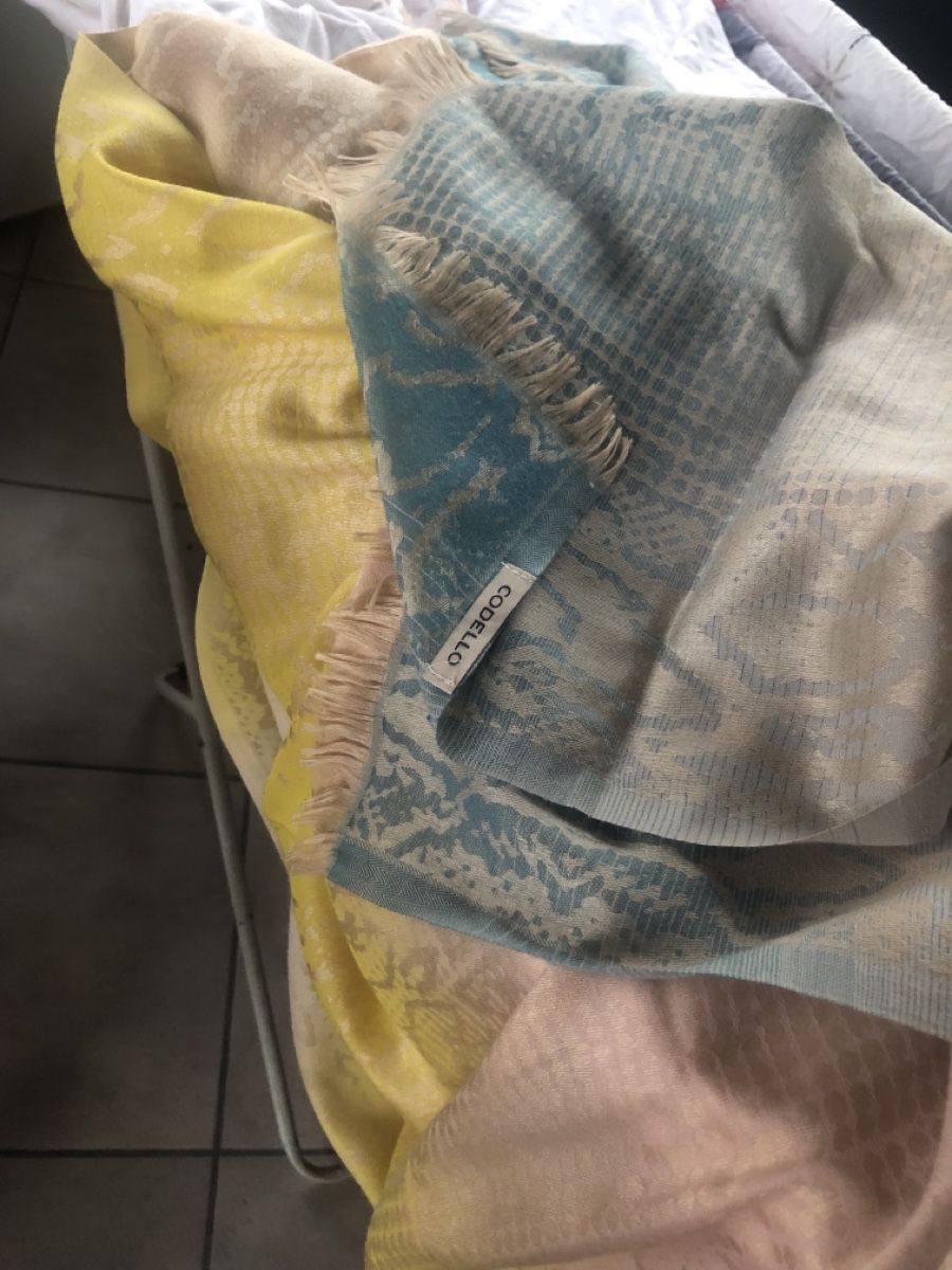 Foulard & Sciarpe: Codello Schal/Tuch in Pastellfarben - Neu! – Nuovo (secondo la descrizione) da Eglisau venduto da Vidal_sosun 1