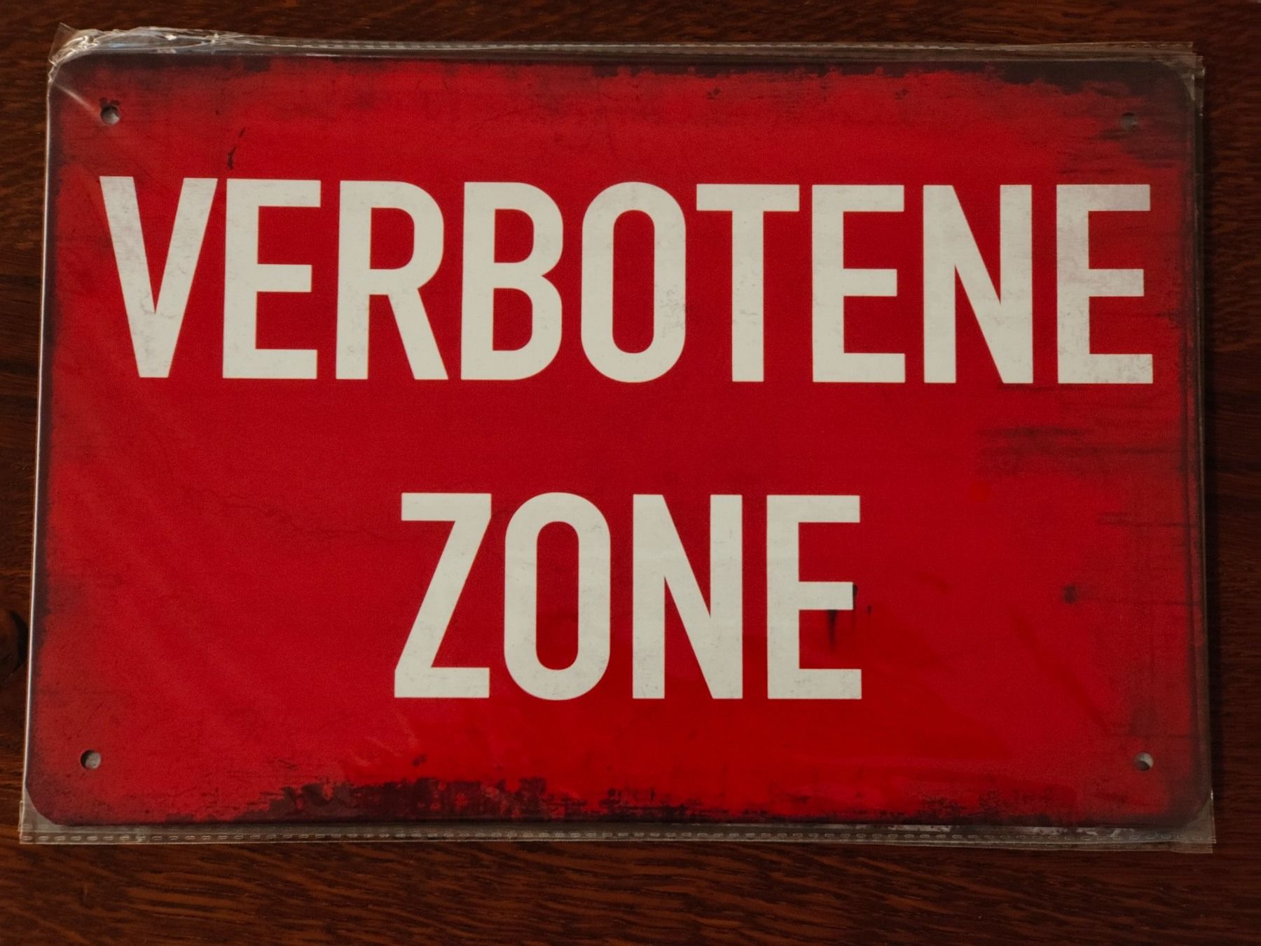 Insegne: Blechschild Verbot Verbotene Zone – Nuovo e nell'imballaggio originale da Wangen SZ venduto da Charlie_Firpo