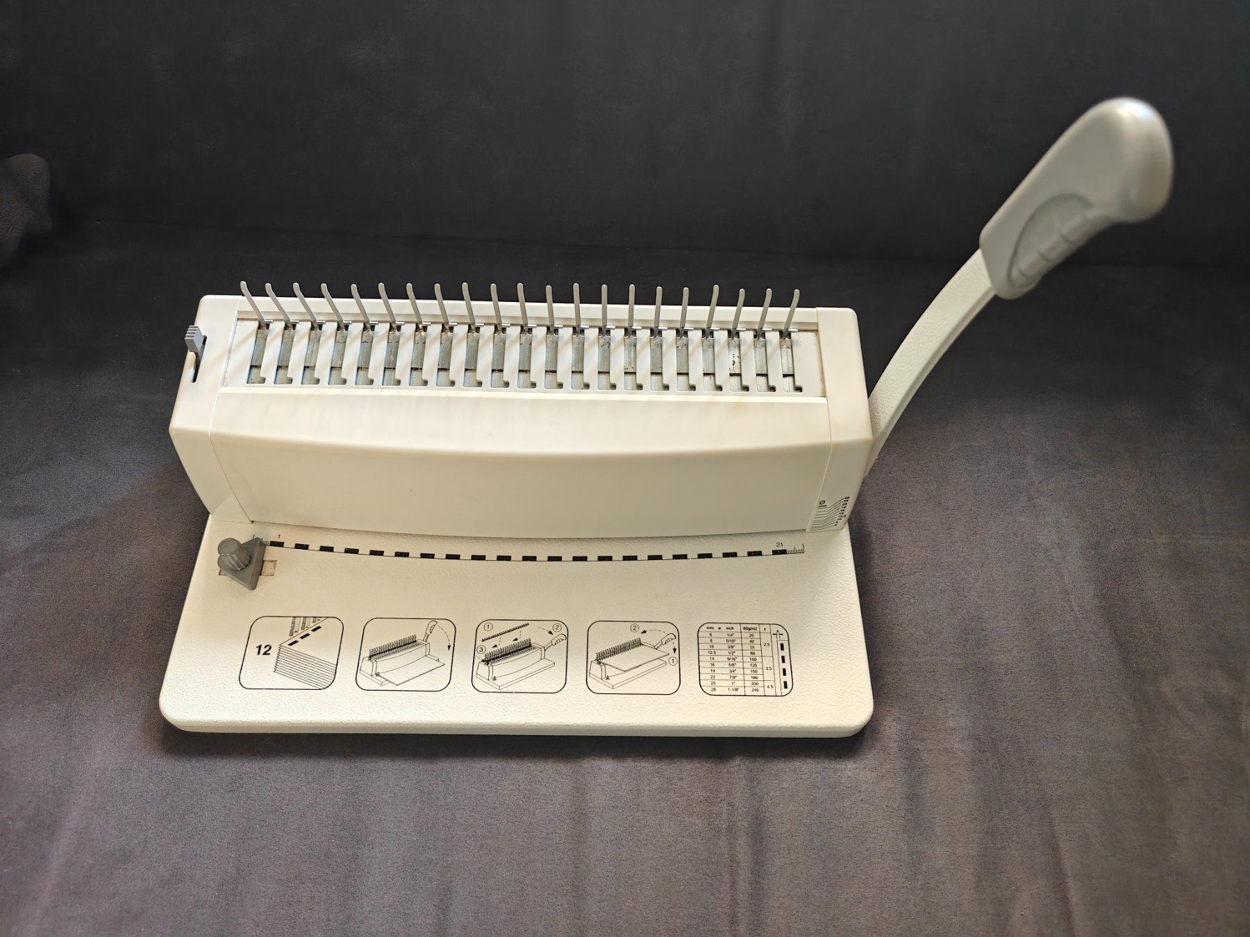 Macchine rilegatrici: Bindegerät / Comb Binding Machine inkl. Zubehör – Usato da Zürich venduto da Mark_Hi-Tech