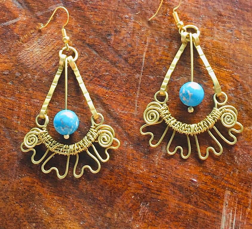 Boucles d'oreille: Messing Ohrhänger mit türkiser Kugel - boho- gipsy – D'occasion à Oberwil b. Zug par Temuera