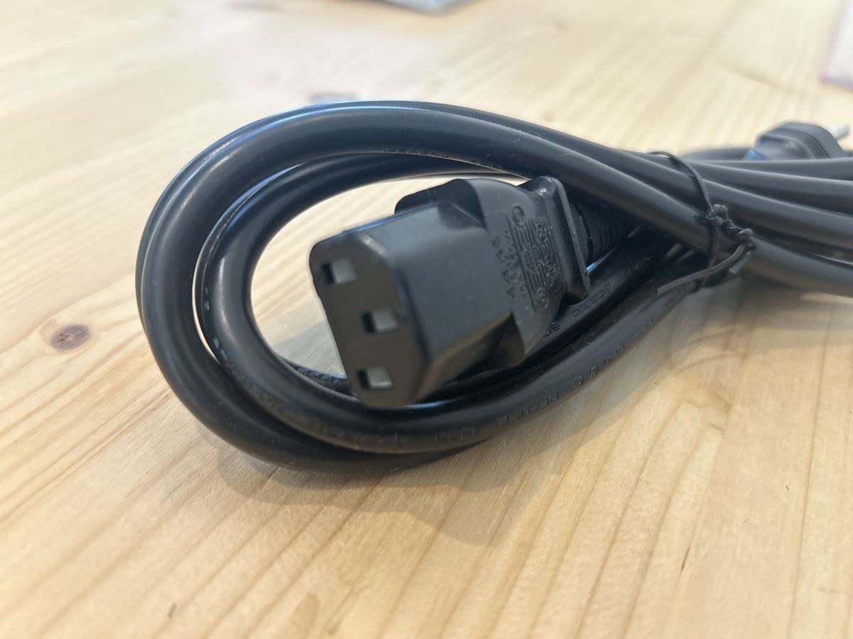 Cavi: Netzkabel, 3-Polig, 1.8m – Nuovo (secondo la descrizione) da Wittenbach venduto da MHollenstein 1