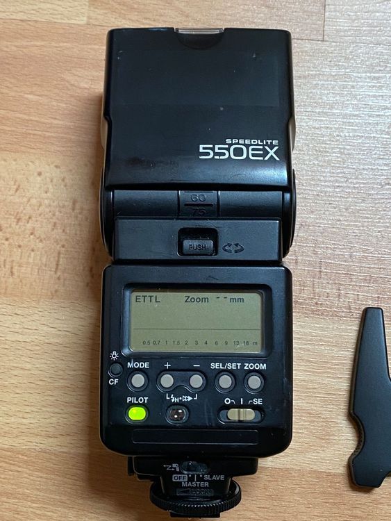 Blitzgerät Canon Speedlite 550EX ETTL mit Bouncing Box Kaufen auf