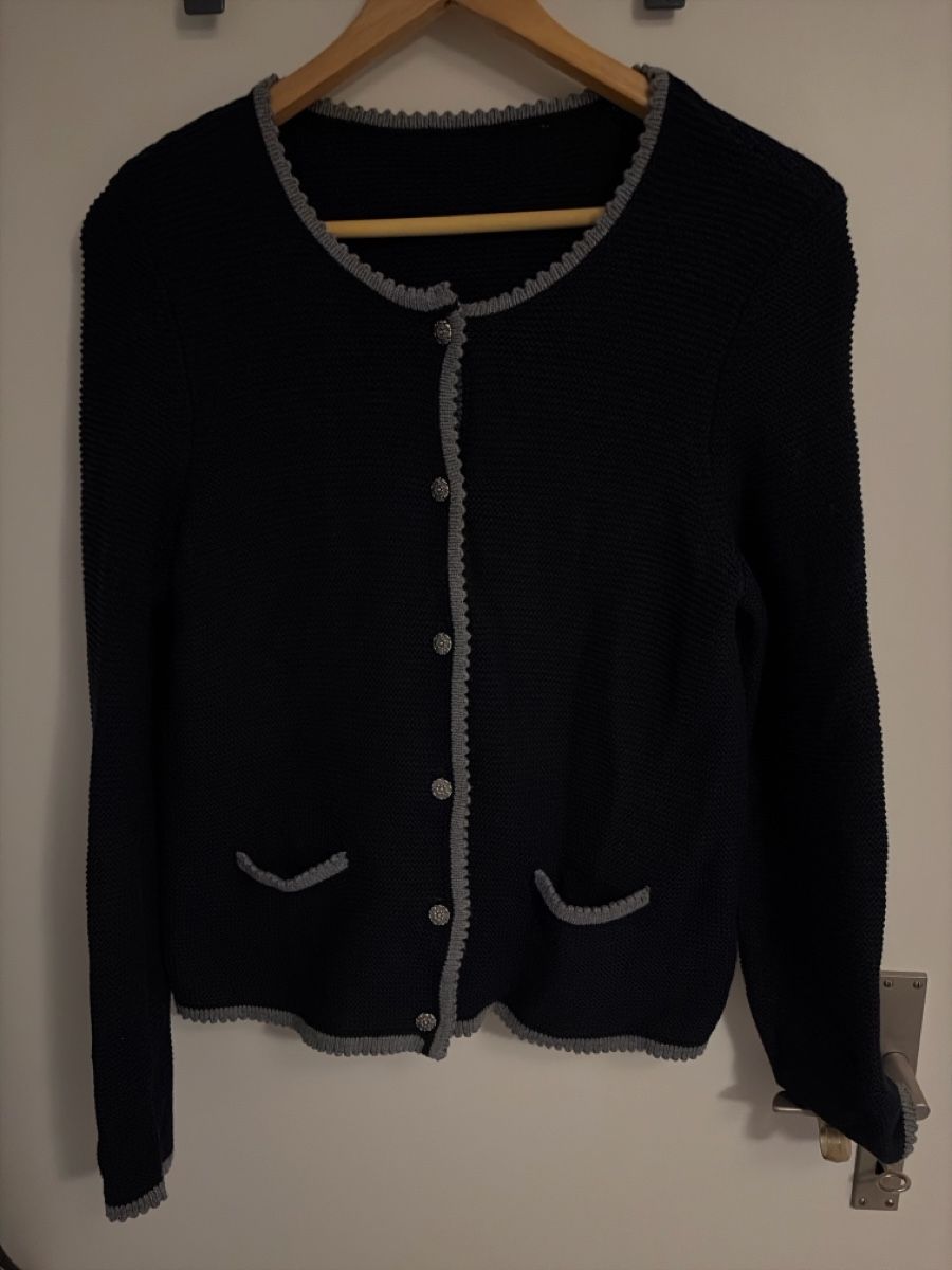 Vestes: Strickjacke – D'occasion à Olten par edo_79j7